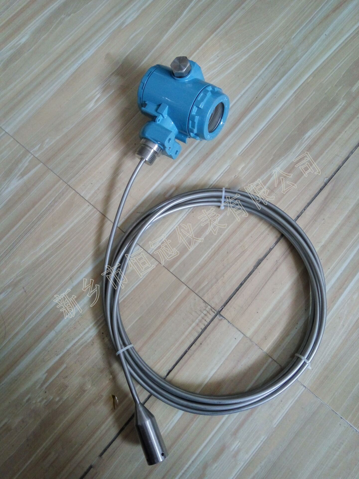 江蘇省訂制的智能油位傳感器（鋼纜型）已發(fā)貨，杜經(jīng)理您保持手機(jī)暢通，以方便接收